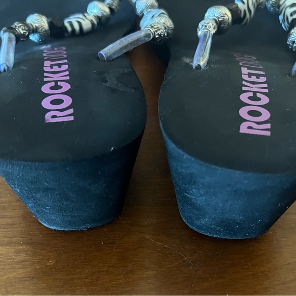 Rocket Dog Beaded Wedge Sandal - Picture 3 of 6